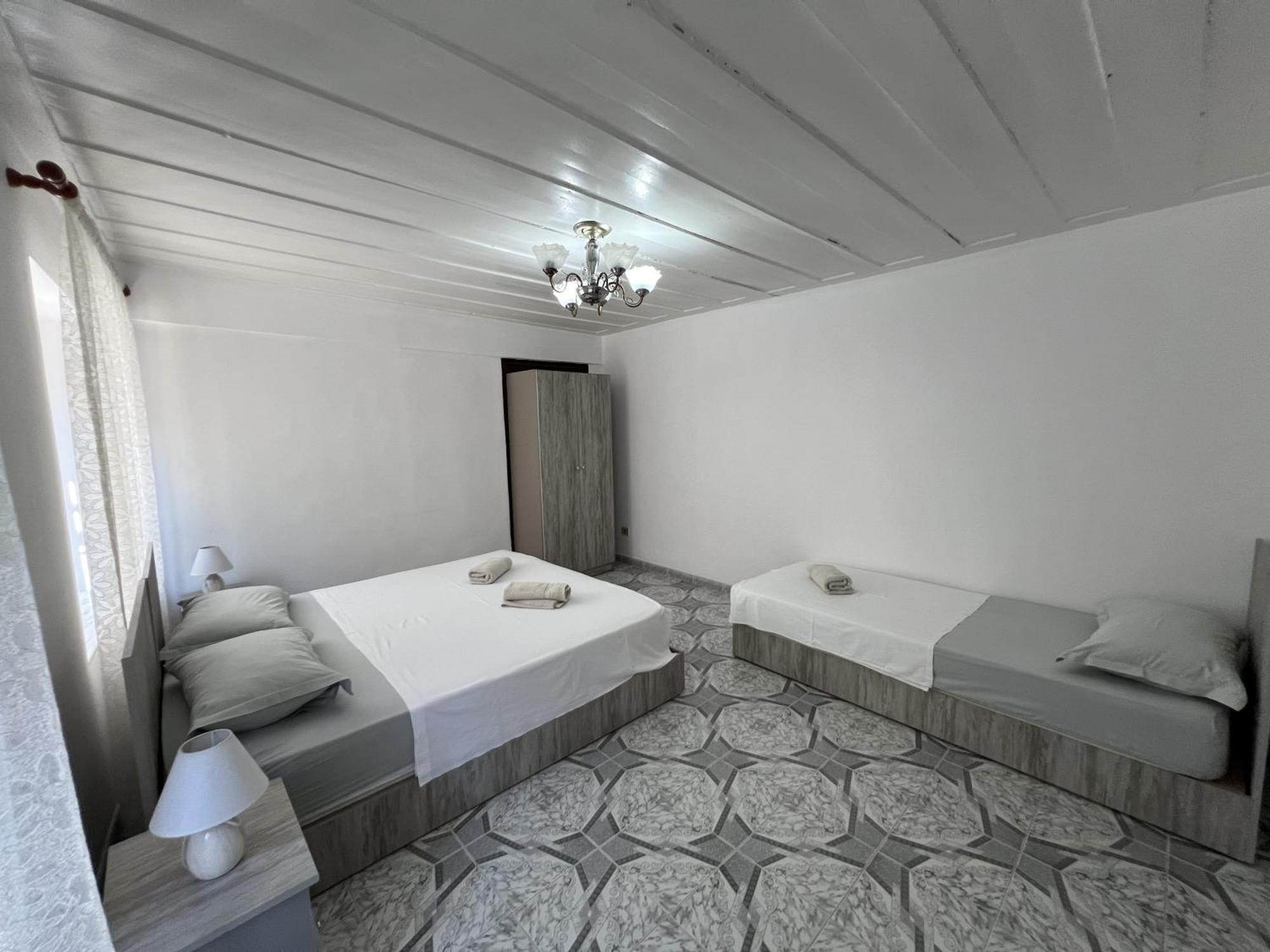 Onetwosleep Guesthouse Shkodër Eksteriør billede